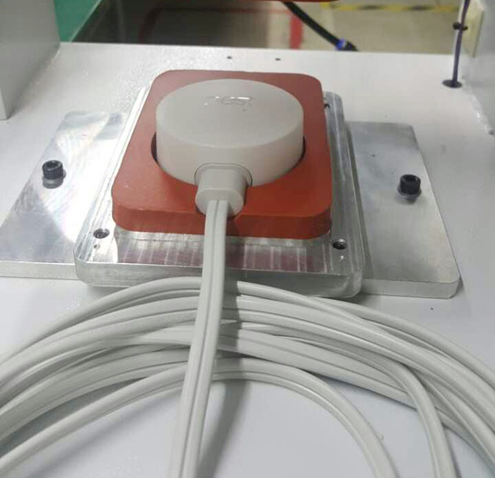 充电器的气密性测试过程细节展示