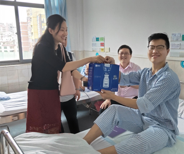 心系员工 关怀暖人心 海瑞思科技慰问生病员工