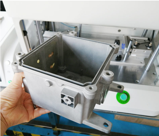 待测产品:压铸件 待测产品:压铸件